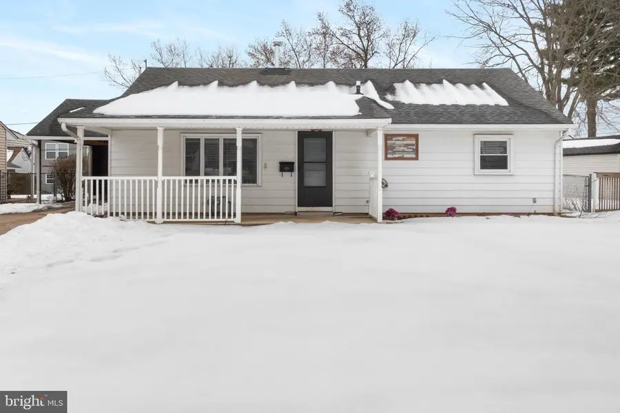 130 Lebbie Ln, Fairless Hills, PA 19030 - #2