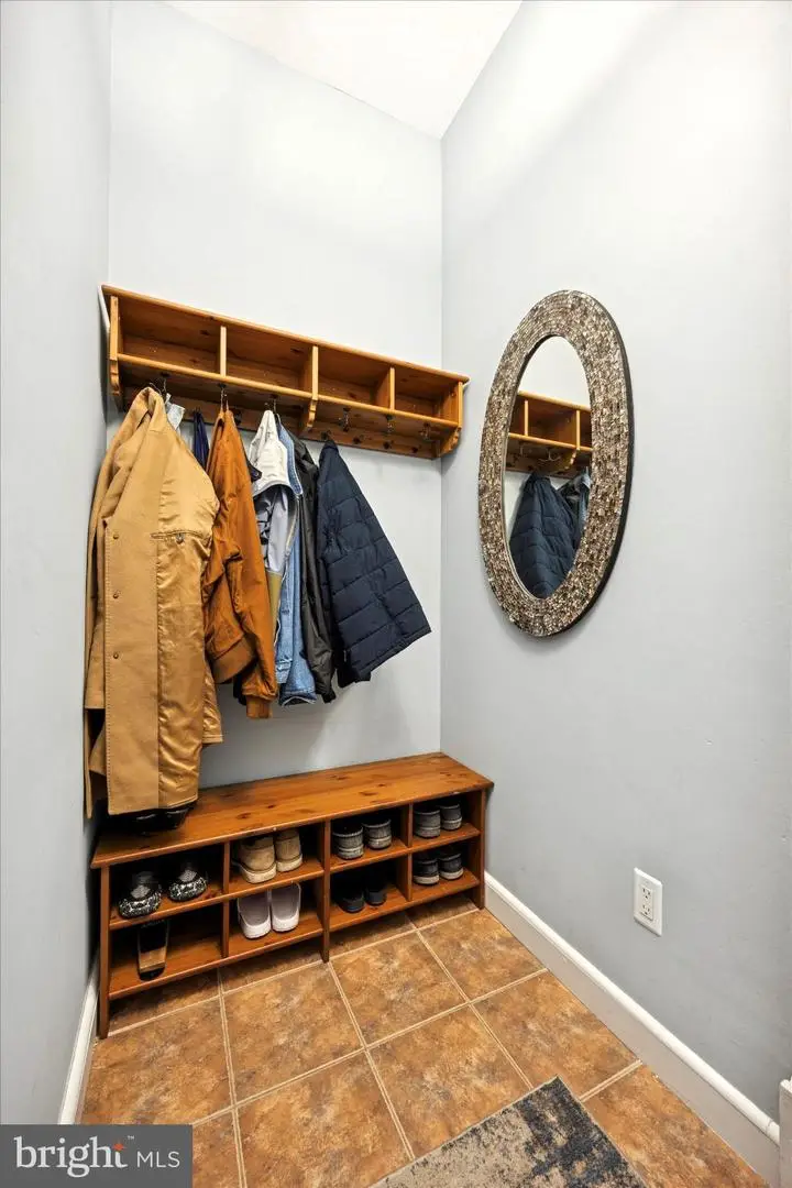 53 Pamela Ct, Levittown, PA 19057 - #3