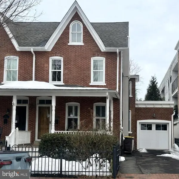 52 N Main St, NEW HOPE, PA 18938