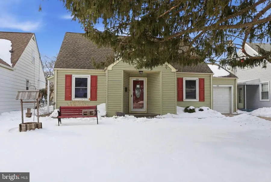 705 Veterans Hwy, Levittown, PA 19056 - #2