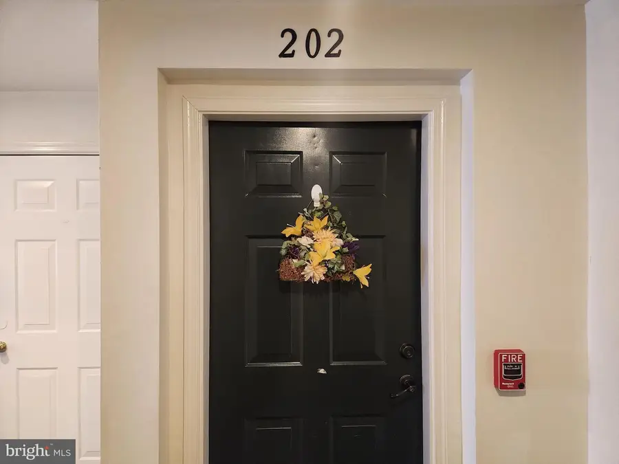 1509 Moore St #202, Bristol, PA 19007 - #3