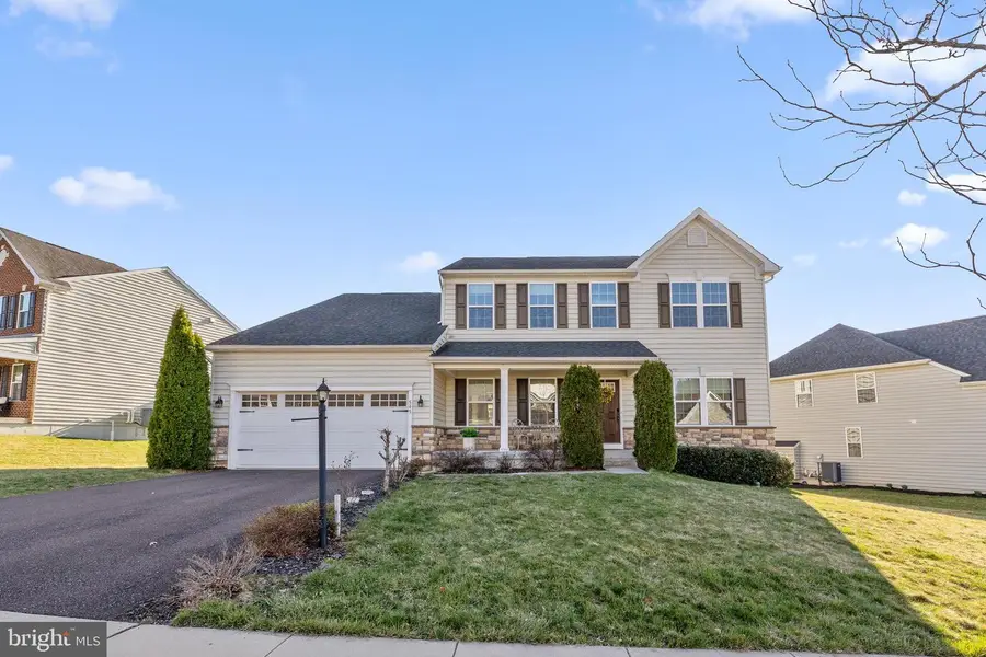 545 Delaware Dr, Sellersville, PA 18960 - #2