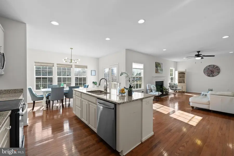 545 Delaware Dr, Sellersville, PA 18960 - #3