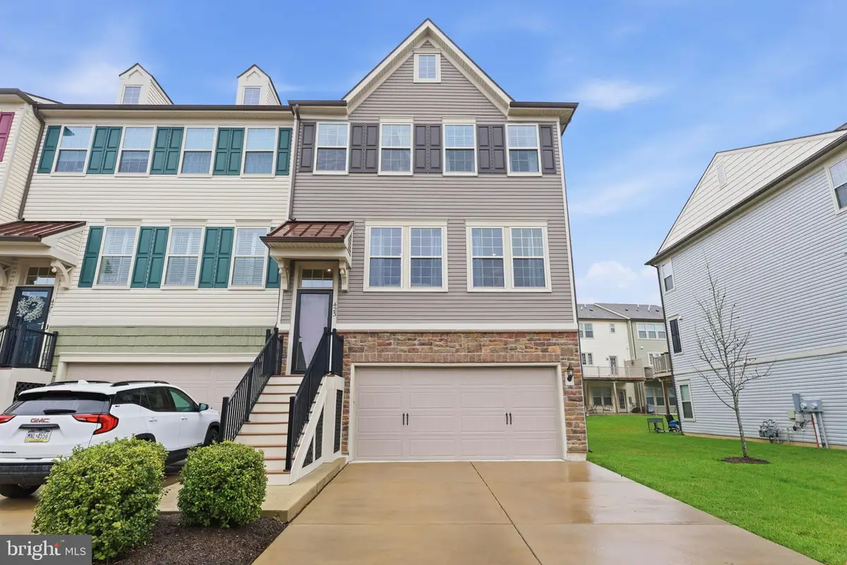 423 Tall Oaks Dr, Warminster, PA 18974 - #1