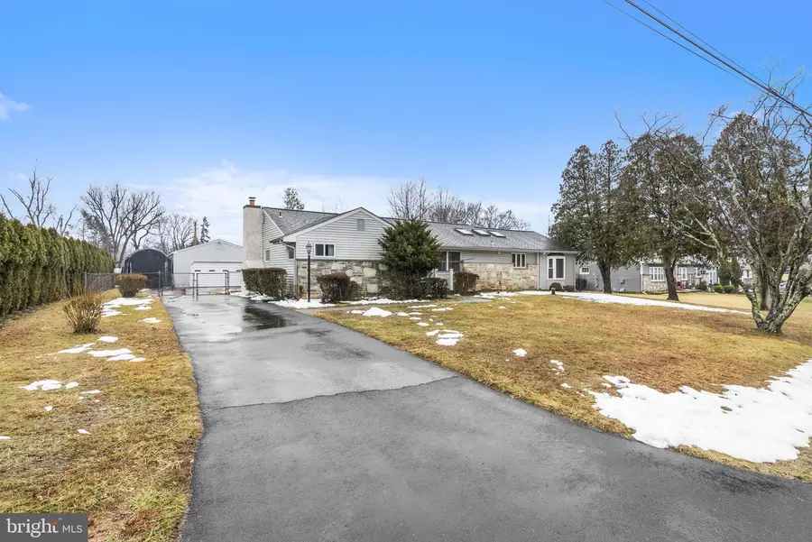 165 Clover Cir, Southampton, PA 18966 - #2