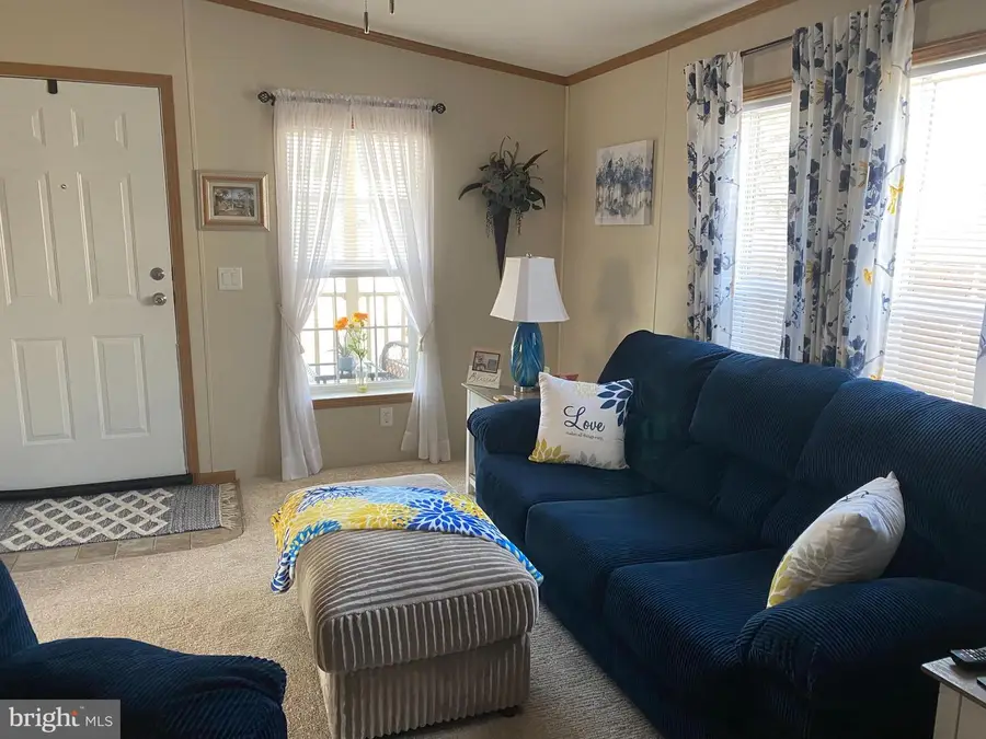 326 Dogwood Dr, Quakertown, PA 18951 - #2