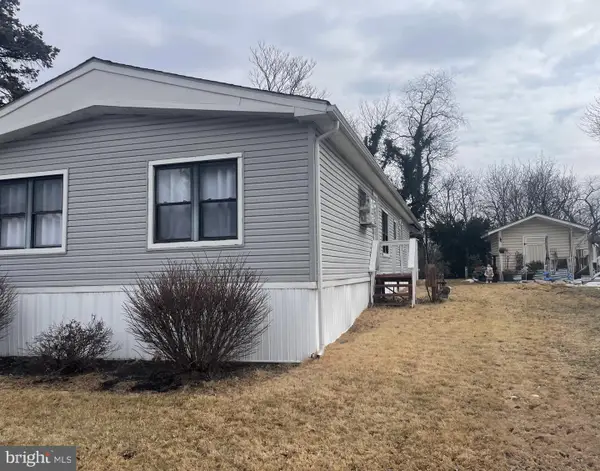 6033 Falmont Dr, MORRISVILLE, PA 19067