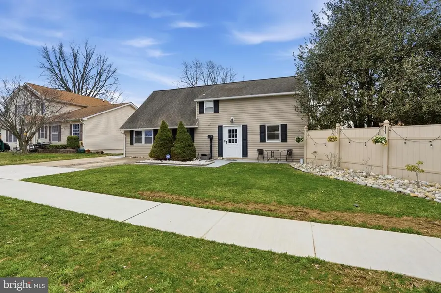 10 Inbrook Rd, Levittown, PA 19057 - #2