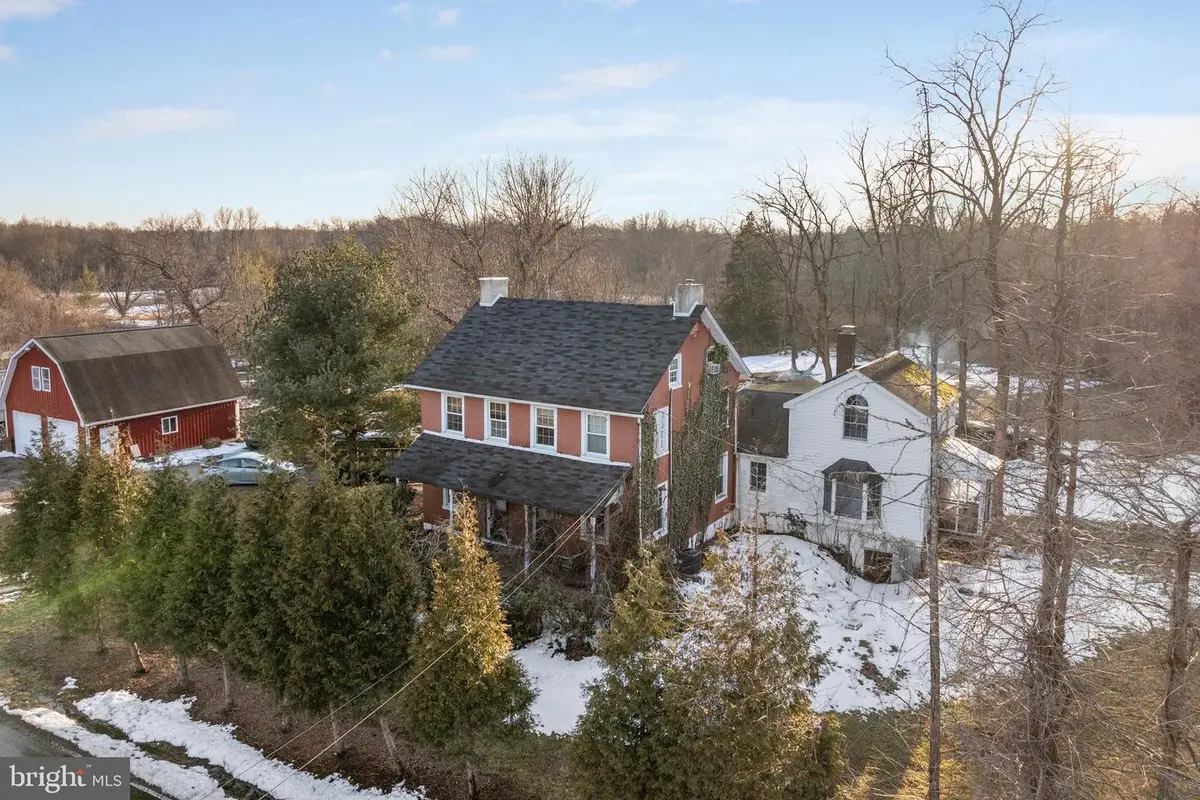 800 E Cherry Rd, Quakertown, PA 18951 - #1