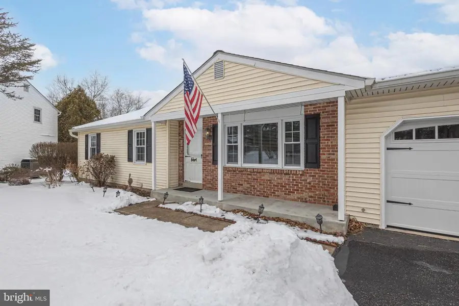 439 Brookside Dr, Perkasie, PA 18944 - #2