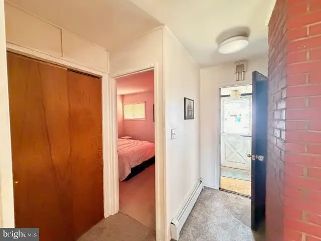 20 Neptune Ln, Levittown, PA 19054 - #2