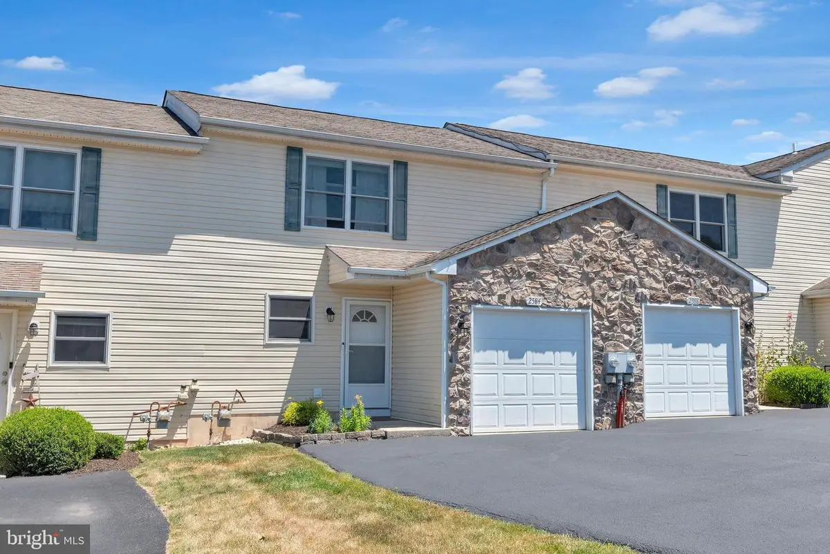 2584 Daniels Ln, Quakertown, PA 18951 - #1