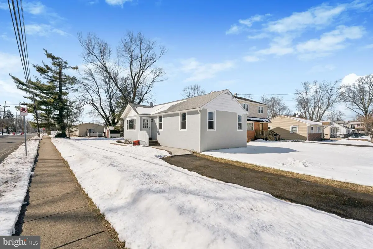 306 Grape St, Warminster, PA 18974 - #1