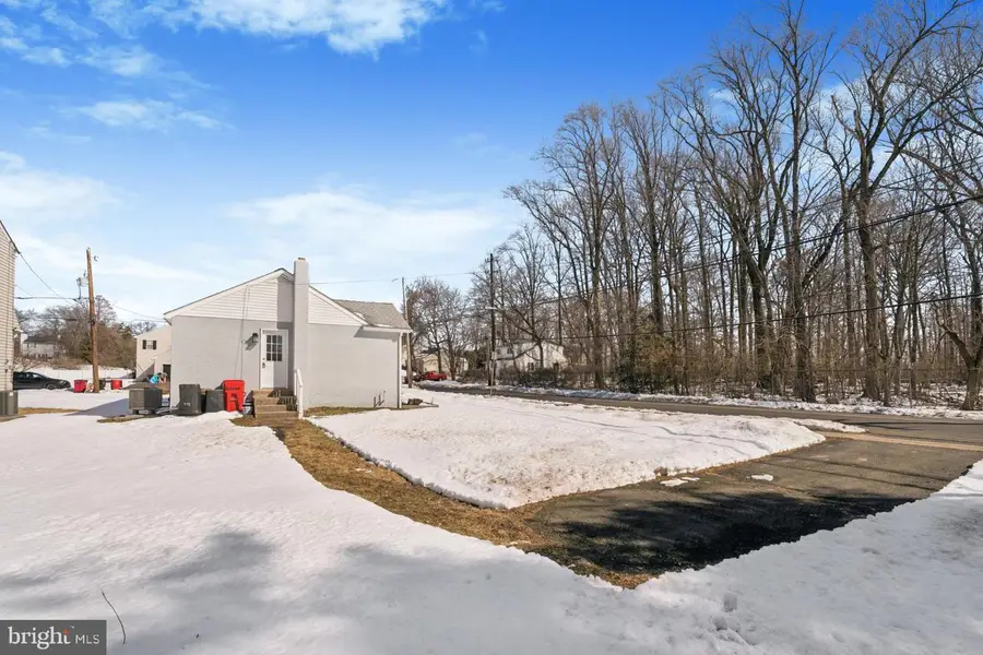 306 Grape St, Warminster, PA 18974 - #3