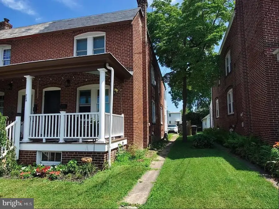 209 Harvey Ave, Doylestown, PA 18901 - #2