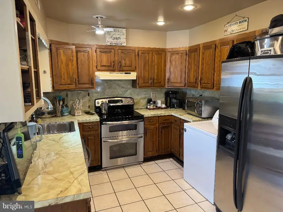 46 Trail Rd, Levittown, PA 19056 - #3