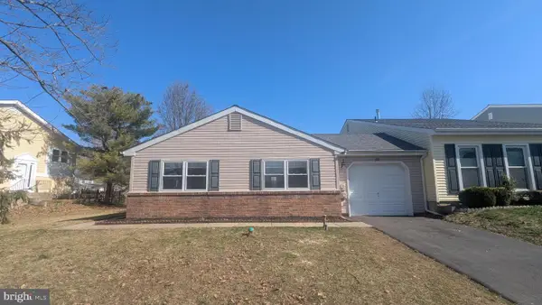 28 Chesapeake Dr, NEWTOWN, PA 18940