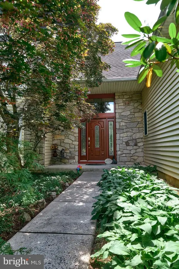 905 Pebble Ln, SOUTHAMPTON, PA 18966