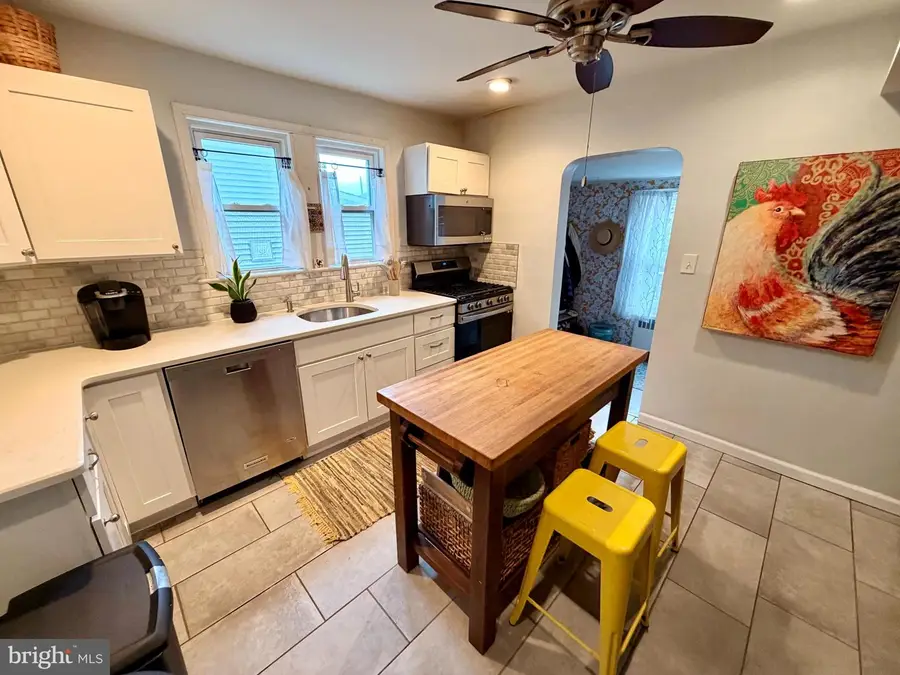 35 E Hendrickson Ave, Morrisville, PA 19067 - #3