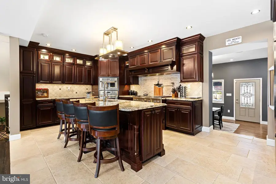 165 Valley Dr, Southampton, PA 18966 - #2