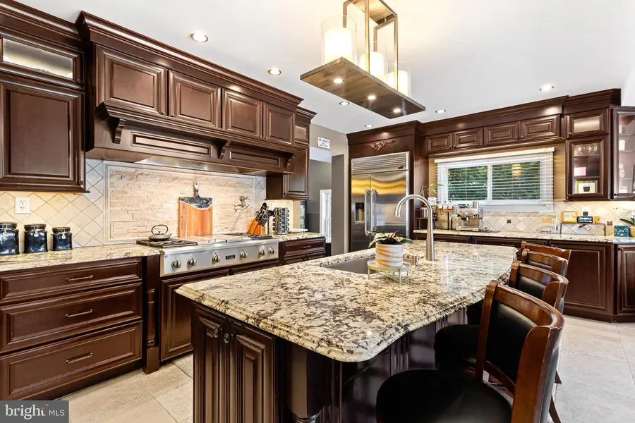 165 Valley Dr, Southampton, PA 18966 - #3