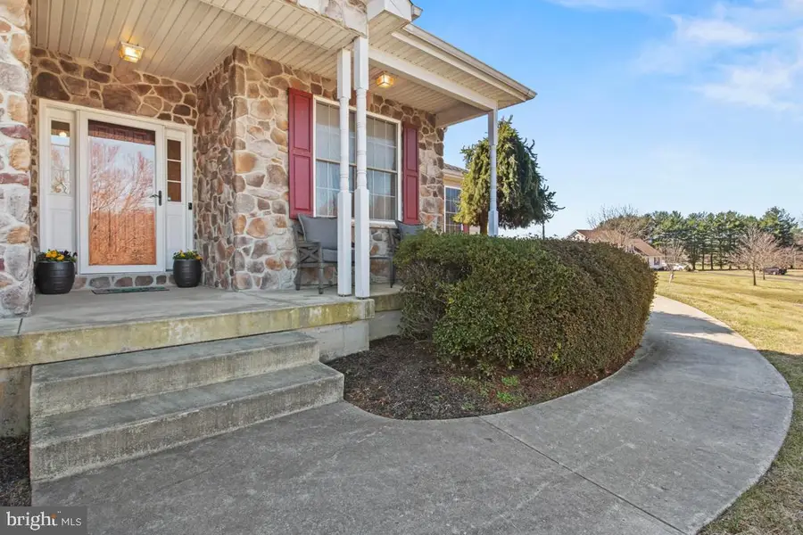 1525 Gateway Dr, Quakertown, PA 18951 - #2