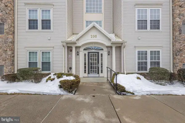 200 Evodia Cir #204, WARRINGTON, PA 18976