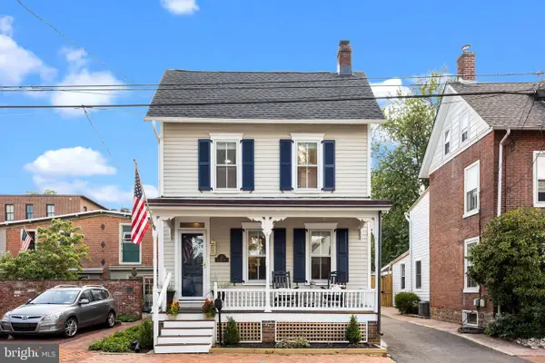 22 E Penn St, NEWTOWN, PA 18940