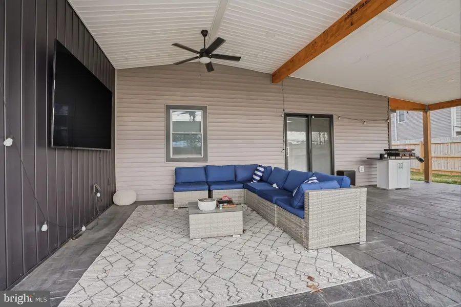 21 Border Rock Rd, Levittown, PA 19057 - #3