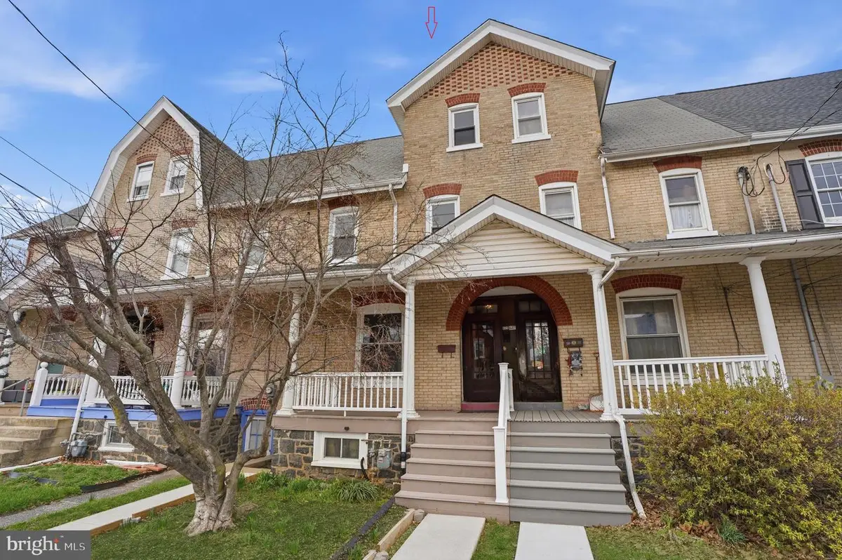 629 Juniper St, Quakertown, PA 18951 - #1