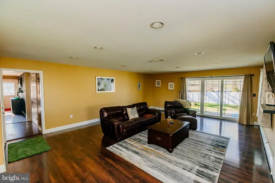 35 Mimosa Ln, Levittown, PA 19054 - #2