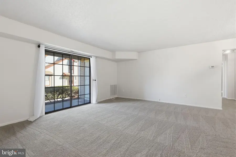 2014 Barry Ct, Southampton, PA 18966 - #2