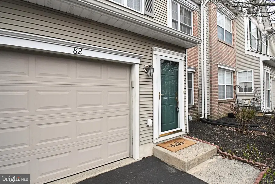 82 Honey Locust Ln, Newtown, PA 18940 - #3