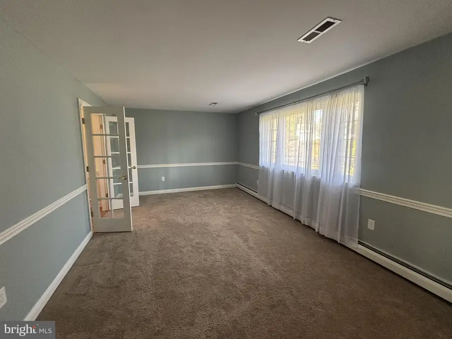 28 W Hillcrest Ave, Chalfont, PA 18914 - #2