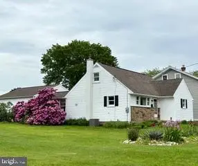 521 W Callowhill St, Perkasie, PA 18944 - #1