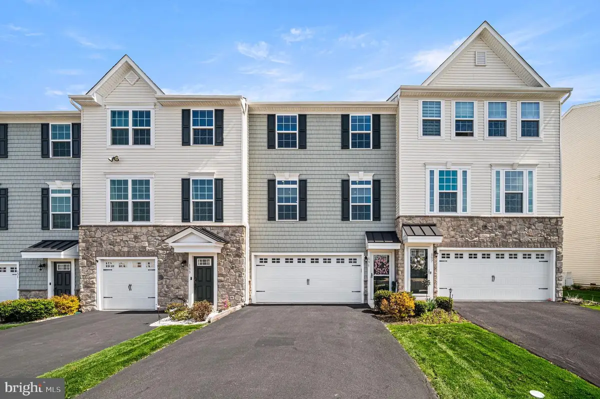 135 Arbor Blvd, Perkasie, PA 18944 - #1