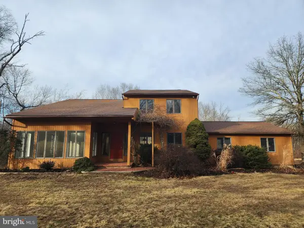 130 Pine Ln, NEWTOWN, PA 18940