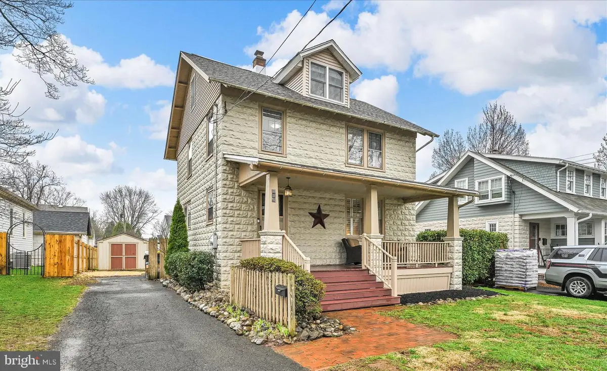 180 N Clinton St, Doylestown, PA 18901 - #1