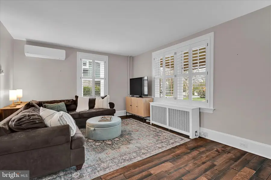 180 N Clinton St, Doylestown, PA 18901 - #2