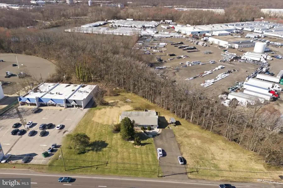 211 Lincoln Hwy, Fairless Hills, PA 19030 - #2