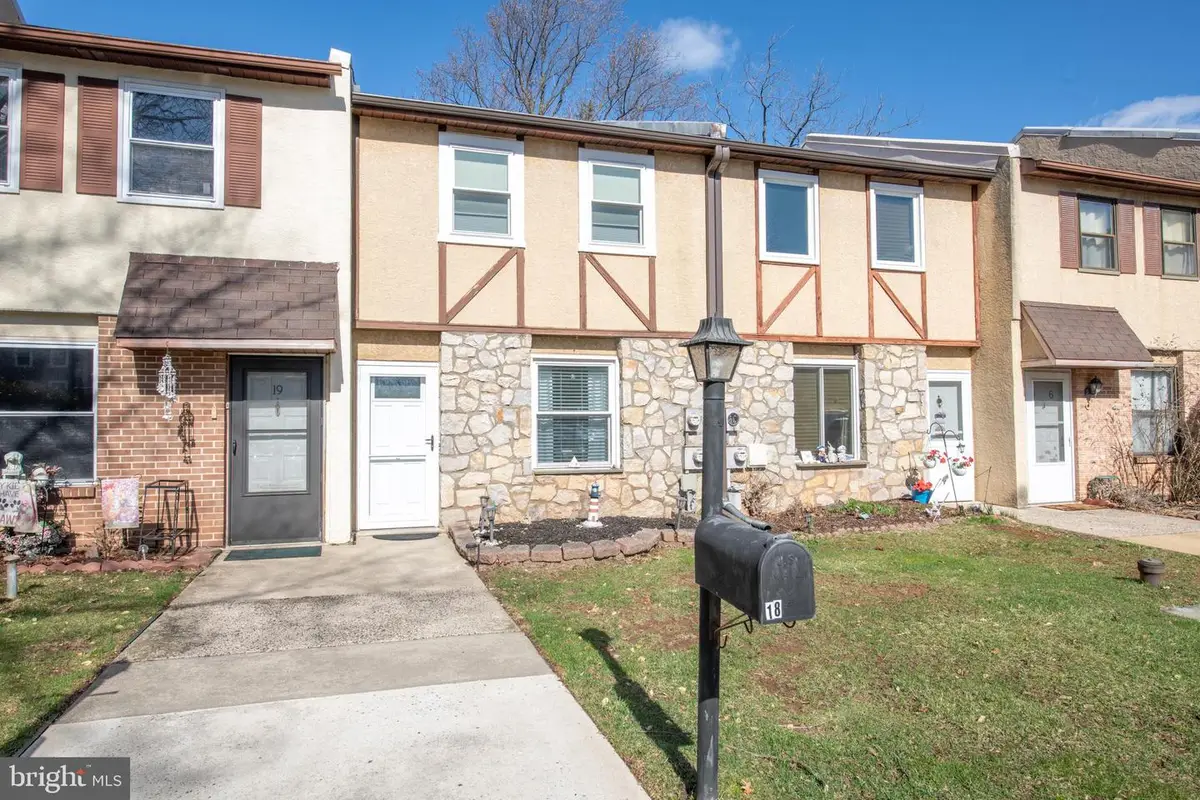 1000 Jacksonville Rd #18, Warminster, PA 18974 - #1