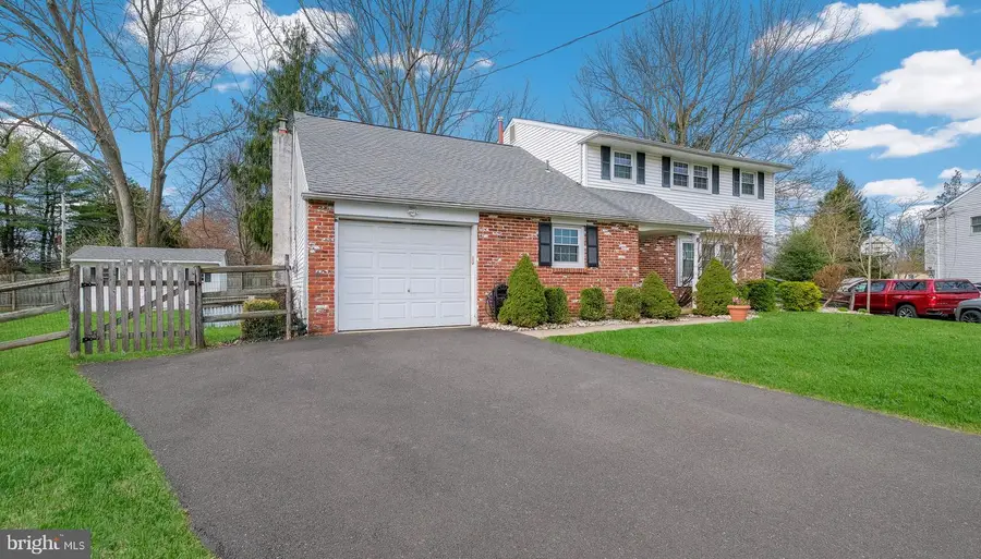 6 Hillcrest Cir, Doylestown, PA 18901 - #3