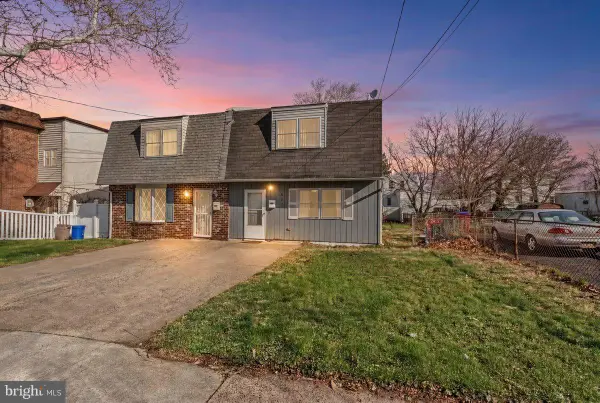 813 4th Ave, BRISTOL, PA 19007