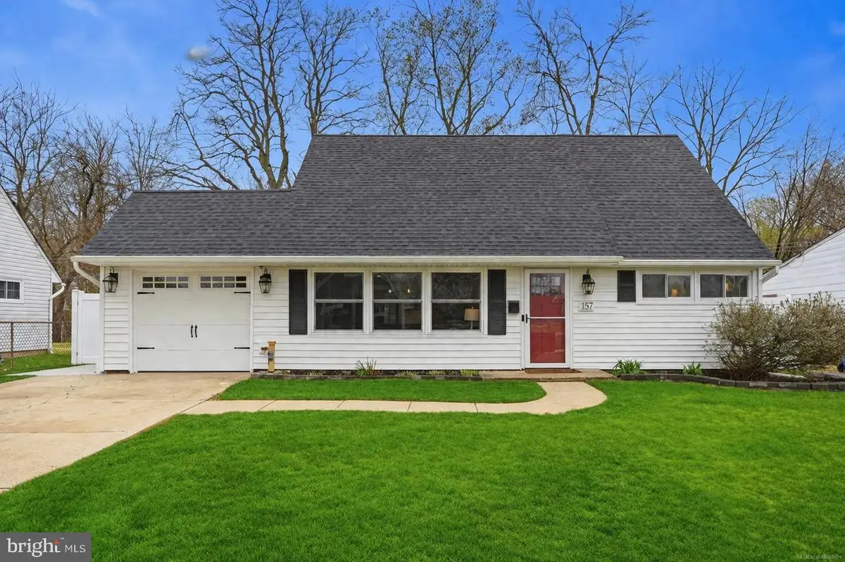 157 Mill Dr, Levittown, PA 19056 - #1