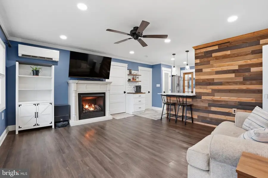 157 Mill Dr, Levittown, PA 19056 - #3