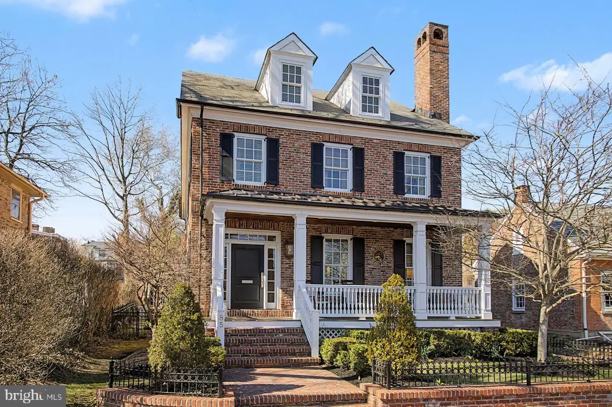 85 E Oakland Ave, Doylestown, PA 18901 - #1