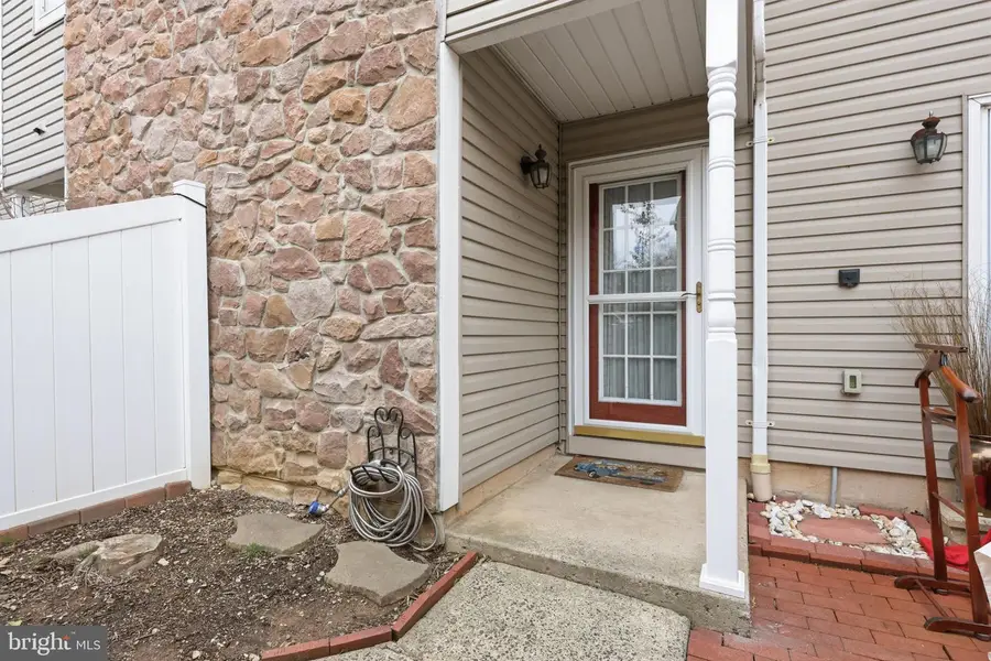 2105 Potters Pl, Holland, PA 18966 - #2