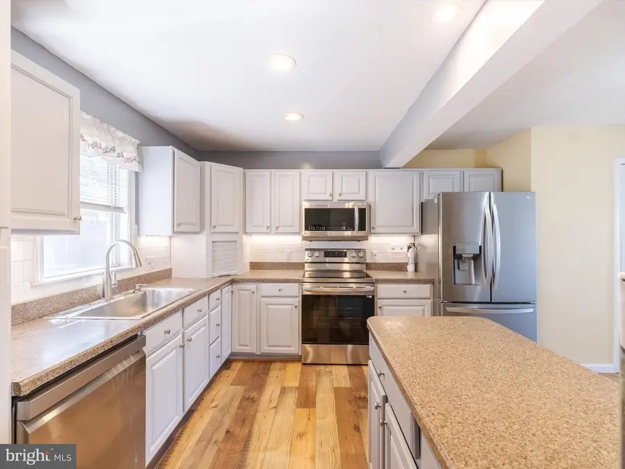 51 Junewood Dr, Levittown, PA 19055 - #3