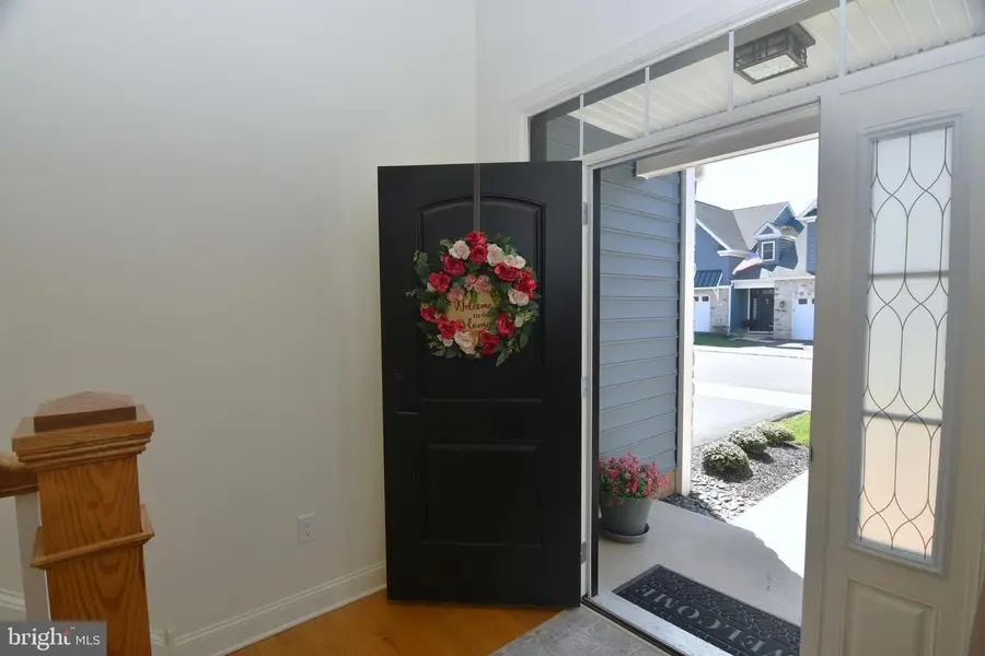 924 Holden Ct, Warminster, PA 18974 - #2