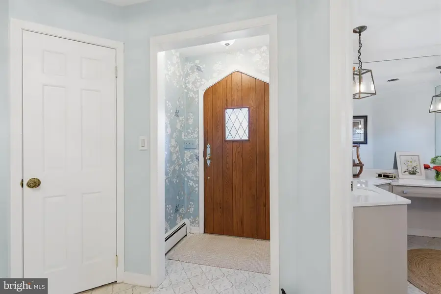 8 Moon Cir, Yardley, PA 19067 - #3